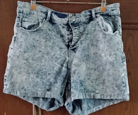 Kurze Hose gr: 44. Nr:7